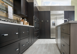 UltraCraft Cabinetry - Plainview and Slab - Kitchen 04